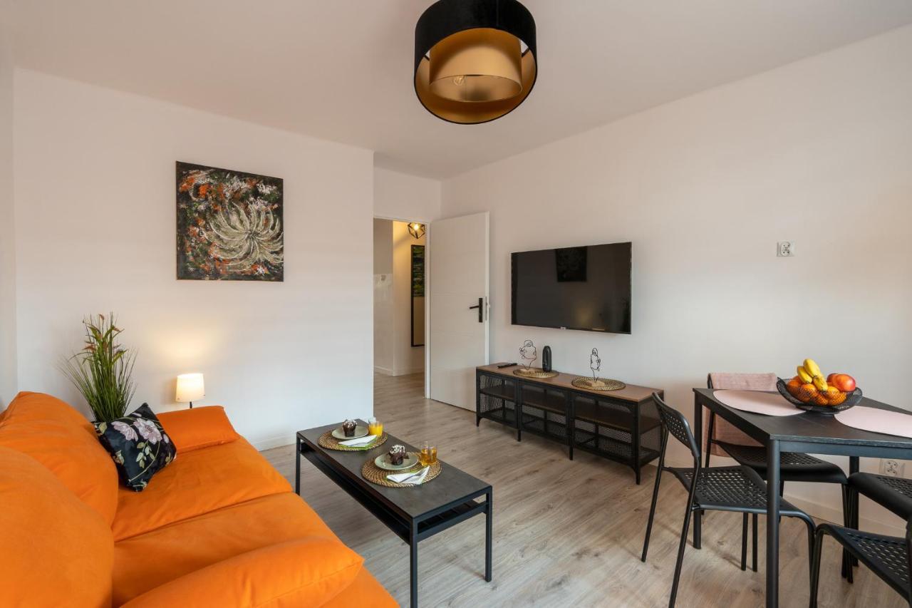 Staymoovers - Ladne Mieszkanie W Poblizu Energylandii - Parking Zator Exteriér fotografie